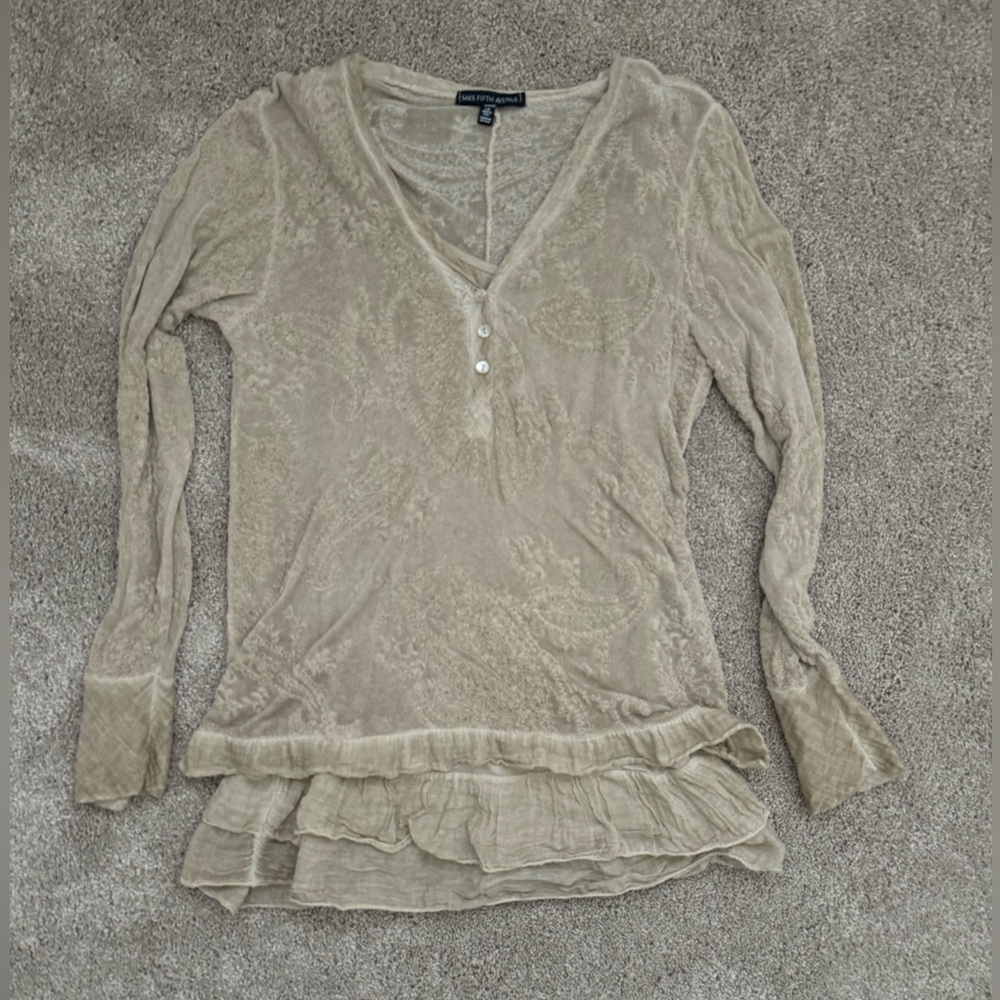 Saks Fifth Avenue Taupe Lace Tunic Top with ruffle hem Women’s sz. Large